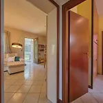 Mit Seeblick Und Privatem Garten By Interhome Hébergement de vacances *