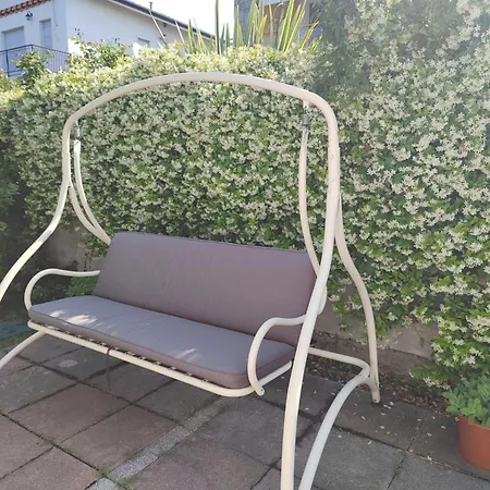 Hébergement de vacances Mit Seeblick Und Privatem Garten By Interhome Bardolino