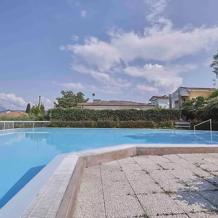 בית נופש Mit Seeblick Und Privatem Garten By Interhome ברדולינו