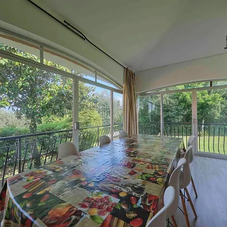 Mit Seeblick Und Privatem Garten By Interhome Сasa de vacaciones Bardolino