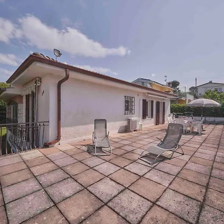 Mit Seeblick Und Privatem Garten By Interhome Дом отдыха