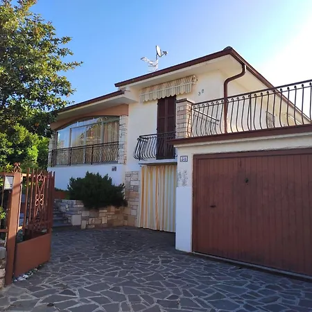Mit Seeblick Und Privatem Garten By Interhome Сasa de vacaciones
