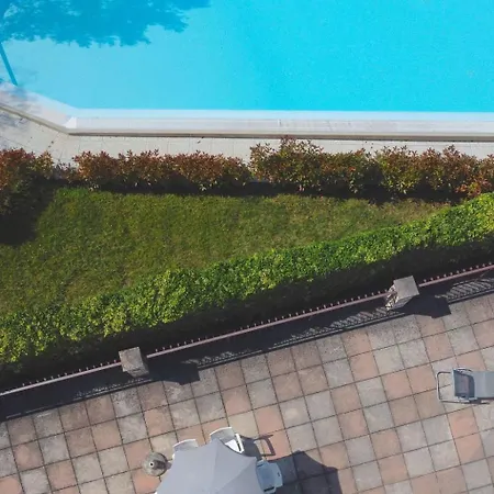 Mit Seeblick Und Privatem Garten By Interhome Сasa de vacaciones *