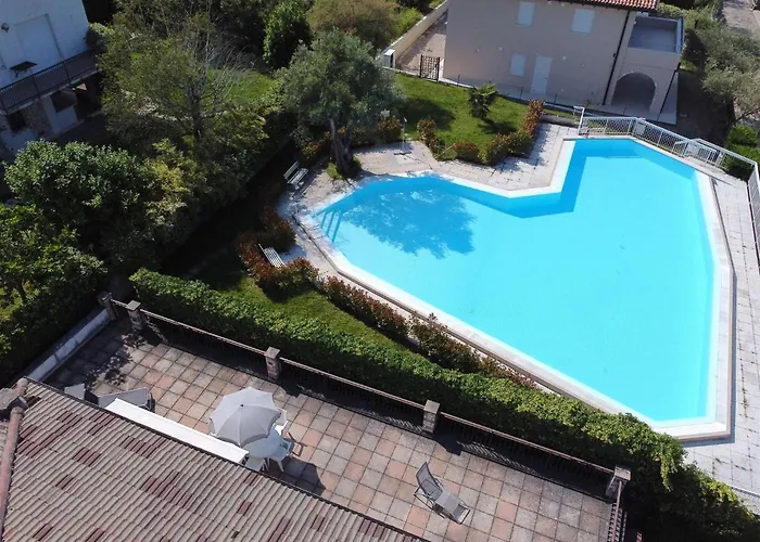 בית נופש Mit Seeblick Und Privatem Garten By Interhome ברדולינו