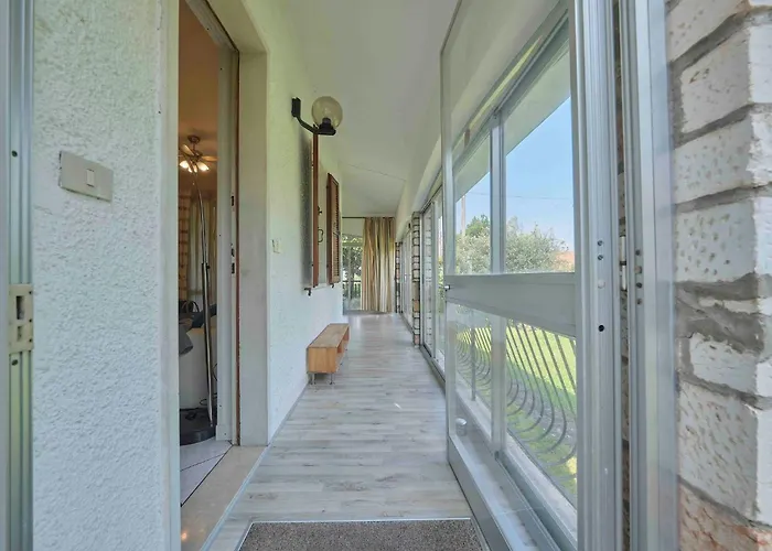 Mit Seeblick Und Privatem Garten By Interhome ברדולינו