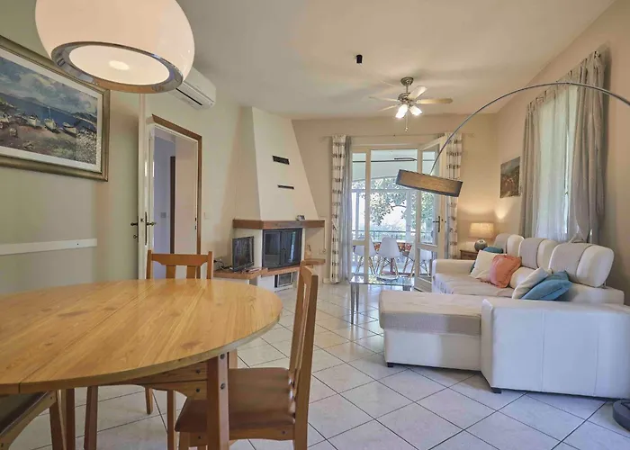 Mit Seeblick Und Privatem Garten By Interhome * ברדולינו