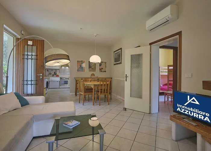 Mit Seeblick Und Privatem Garten By Interhome בית נופש