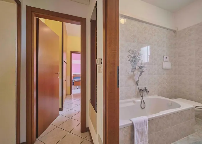 Mit Seeblick Und Privatem Garten By Interhome * ברדולינו