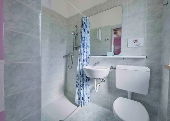 Mit Seeblick Und Privatem Garten By Interhome Feriehus