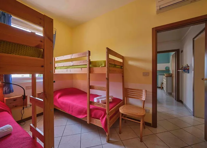 בית נופש Mit Seeblick Und Privatem Garten By Interhome