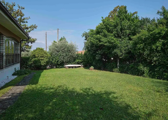 Mit Seeblick Und Privatem Garten By Interhome * ברדולינו