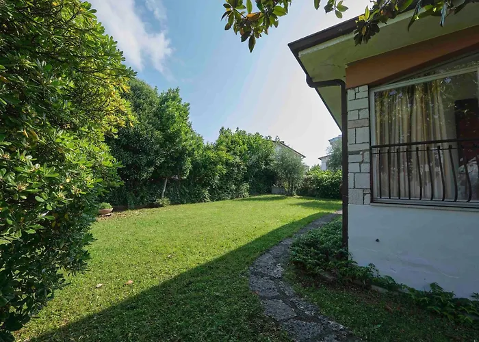 Mit Seeblick Und Privatem Garten By Interhome * ברדולינו