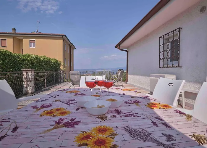 Mit Seeblick Und Privatem Garten By Interhome ברדולינו